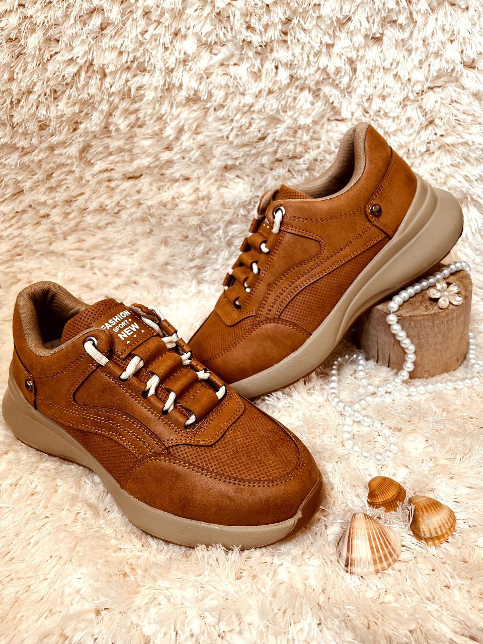 کفش زنانه اسپرت - مدل پانچی